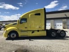 Exterior full driver side for this 2019 Kenworth T680 (Stock number: UKJ297467)