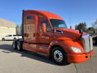 Exterior front passenger side for this 2019 Kenworth T680 (Stock number: UKJ297521)