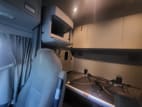 Interior passenger side sleeper for this 2019 Kenworth T680 (Stock number: UKJ297523)