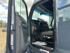 Drivers side door open for this 2019 Kenworth T680 (Stock number: UKJ297543)