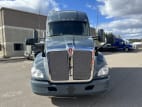 Exterior full front view for this 2019 Kenworth T680 (Stock number: UKJ297543)