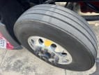 Passenger side front tire tread for this 2019 Kenworth T680 (Stock number: UKJ297562)