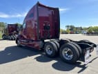 Exterior rear driver side for this 2019 Kenworth T680 (Stock number: UKJ297564)