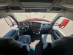 Interior cockpit for this 2019 Kenworth T680 (Stock number: UKJ297589)