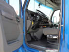 Drivers side door open for this 2019 Kenworth T680 (Stock number: UKJ297626)