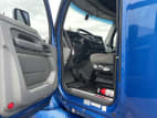 Drivers side door open for this 2019 Kenworth T680 (Stock number: UKJ297627)