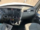 Interior dash for this 2020 Kenworth T680 (Stock number: ULJ354259)