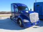 Exterior front passenger side for this 2020 Kenworth T680 (Stock number: ULJ354285)