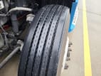 Driver side front tire tread for this 2020 Kenworth T680 (Stock number: ULJ354298)