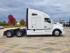 Exterior full passenger side for this 2020 Kenworth T680 (Stock number: ULJ354324)