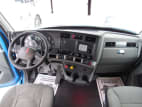 Interior cockpit for this 2020 Kenworth T680 (Stock number: ULJ354363)