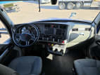 Interior cockpit for this 2020 Kenworth T680 (Stock number: ULJ354402)