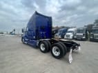 Exterior rear driver side for this 2020 Kenworth T680 (Stock number: ULJ354407)