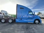 Exterior full passenger side for this 2020 Kenworth T680 (Stock number: ULJ354421)