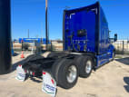 Exterior rear driver side for this 2020 Kenworth T680 (Stock number: ULJ354434)