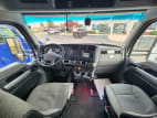 Interior cockpit for this 2020 Kenworth T680 (Stock number: ULJ354440)