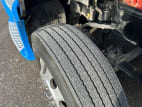 Passenger side front tire tread for this 2020 Kenworth T680 (Stock number: ULJ354454)