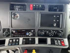 Interior radio and navigation system for this 2020 Kenworth T680 (Stock number: ULJ354472)