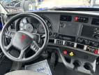 Interior dash for this 2020 Kenworth T680 (Stock number: ULJ354493)