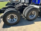 Passenger side rear frame and tire tread for this 2020 Kenworth T680 (Stock number: ULJ354557)