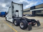 Exterior rear driver side for this 2020 Kenworth T680 (Stock number: ULJ354567)