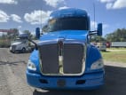 Exterior full front view for this 2020 Kenworth T680 (Stock number: ULJ354575)