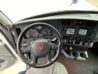 Interior dash for this 2020 Kenworth T680 (Stock number: ULJ354591)