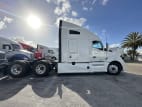 Exterior full passenger side for this 2020 Kenworth T680 (Stock number: ULJ354594)