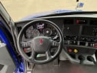 Interior dash for this 2020 Kenworth T680 (Stock number: ULJ354613)