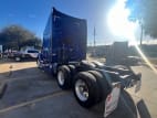 Exterior rear driver side for this 2020 Kenworth T680 (Stock number: ULJ354641)