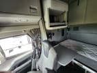 Interior passenger side sleeper for this 2020 Kenworth T680 (Stock number: ULJ354655)