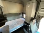 Interior driver side sleeper for this 2020 Kenworth T680 (Stock number: ULJ385378)
