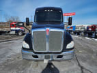 Exterior full front view for this 2020 Kenworth T680 (Stock number: ULJ412960)