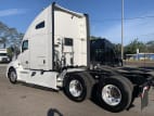 Exterior rear driver side for this 2020 Kenworth T680 (Stock number: ULJ418909)