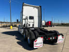 Exterior rear driver side for this 2020 Kenworth T680 (Stock number: ULJ418937)