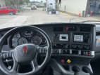 Interior dash for this 2020 Kenworth T680 (Stock number: ULJ418947)