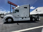 Exterior full driver side for this 2020 Kenworth T680 (Stock number: ULJ418952)