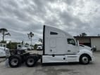 Exterior full passenger side for this 2020 Kenworth T680 (Stock number: ULJ418958)