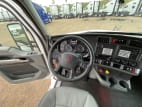 Interior dash for this 2020 Kenworth T680 (Stock number: ULJ418960)