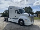 Exterior front passenger side for this 2020 Kenworth T680 (Stock number: ULJ418978)