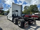 Exterior rear driver side for this 2021 Kenworth T680 (Stock number: UMJ431981)