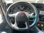 Interior steering wheel for this 2021 Kenworth T680 (Stock number: UMJ431981)