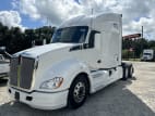 Exterior front drivers side for this 2021 Kenworth T680 (Stock number: UMJ434876)