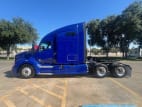 Exterior full driver side for this 2021 Kenworth T680 (Stock number: UMJ435075)