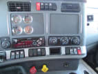 Interior radio and navigation system for this 2021 Kenworth T680 Short Hood (Stock number: UMJ436545)