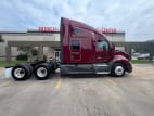 Exterior full passenger side for this 2021 Kenworth T680 Short Hood (Stock number: UMJ436565)