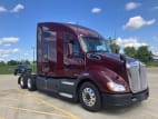 Exterior front passenger side for this 2021 Kenworth T680 Short Hood (Stock number: UMJ436573)