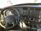 Interior dash for this 2021 Kenworth T680 Short Hood (Stock number: UMJ436598)