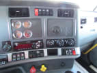 Interior radio and navigation system for this 2021 Kenworth T680 Short Hood (Stock number: UMJ436613)