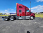 Exterior full passenger side for this 2021 Kenworth T680 Short Hood (Stock number: UMJ436626)